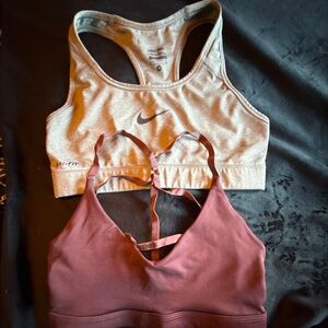 BUNDLE 2 Nike sportsbras great condition